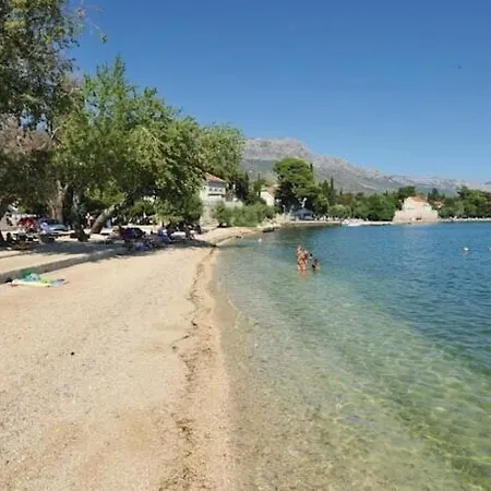Spacious Apartment Close To The Sea In Split Area Kastela Exterior photo