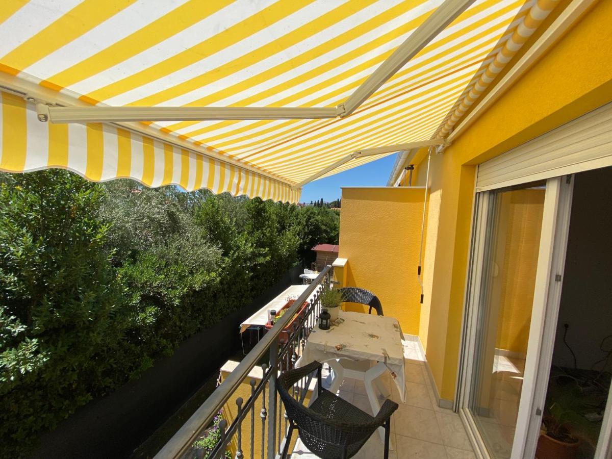 Apartment Spacious Close To The Sea In Split Area Kastela