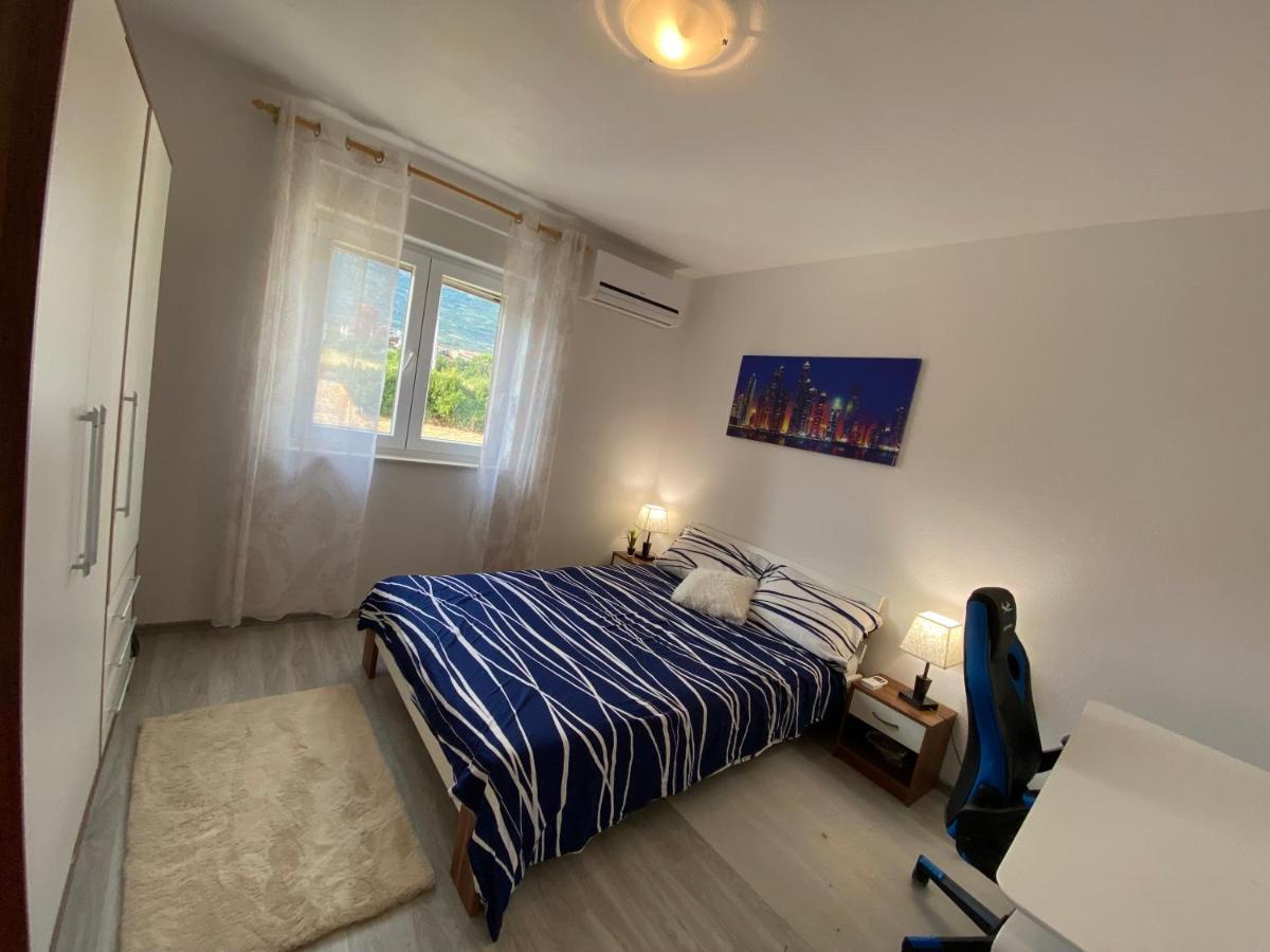 Spacious Close To The Sea In Split Area Kastela