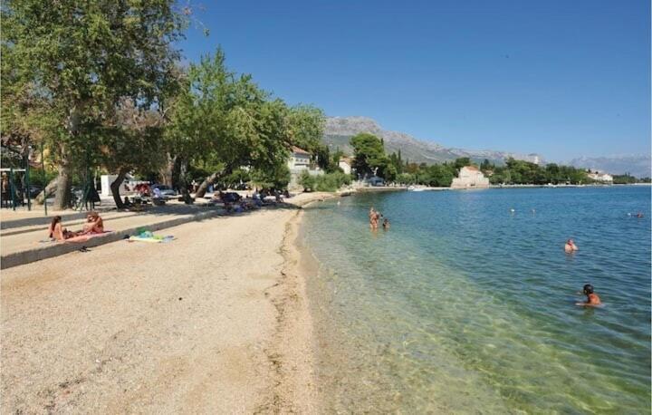 Apartment Spacious Close To The Sea In Split Area Kastela
