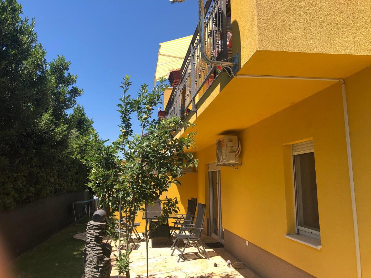 Spacious Close To The Sea In Split Area