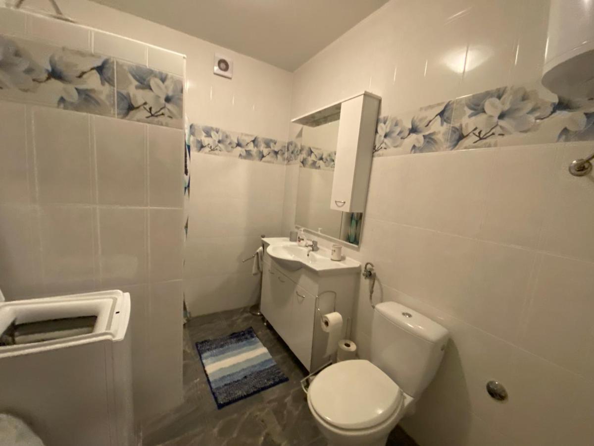 Apartment Spacious Close To The Sea In Split Area