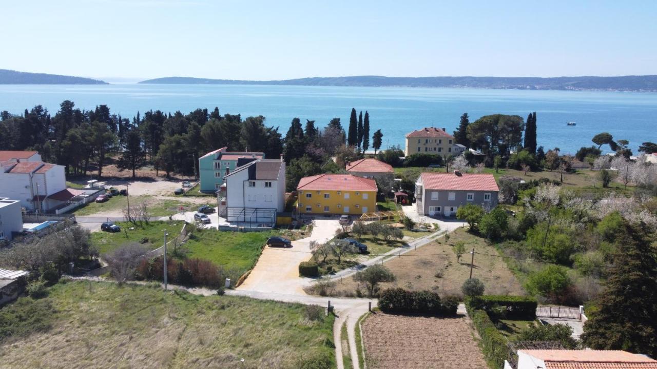 Spacious Close To The Sea In Split Area Apartment Kastela