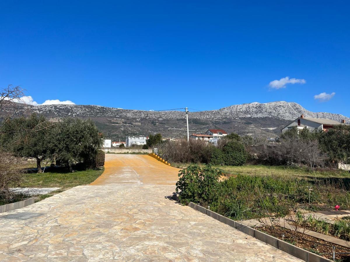 Spacious Close To The Sea In Split Area Apartment *